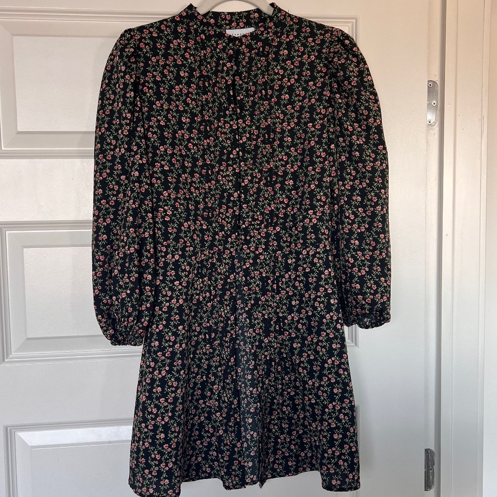 LIKE NEW Floral puff sleeve dress